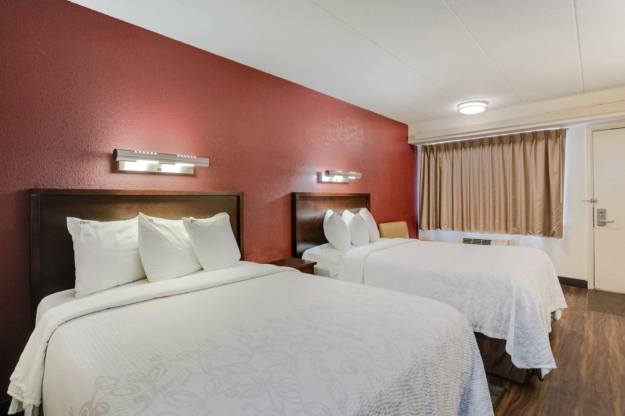 Super 8 By Wyndham Deerfield - Northbrook Hotel Luaran gambar