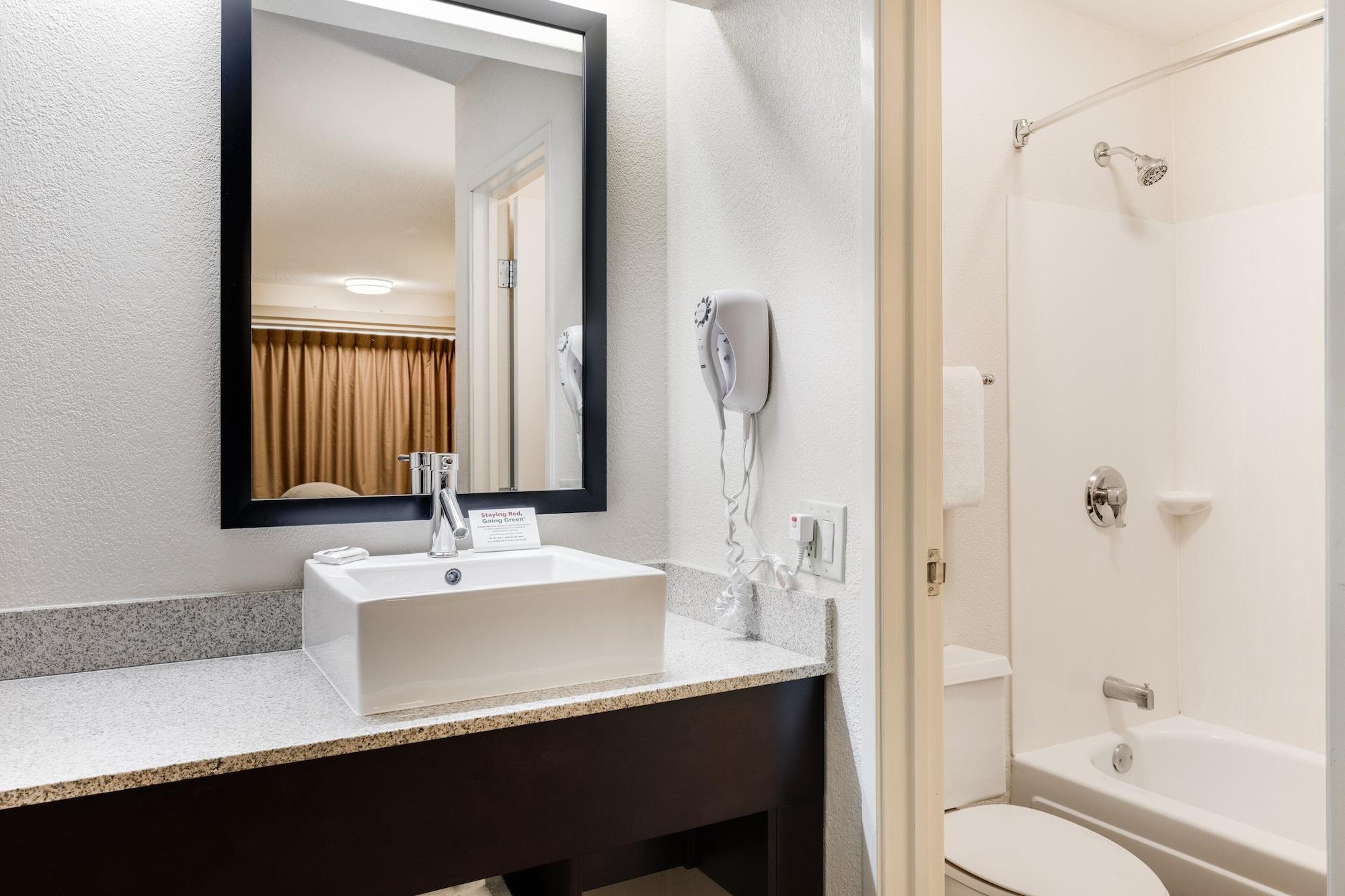 Super 8 By Wyndham Deerfield - Northbrook Hotel Luaran gambar