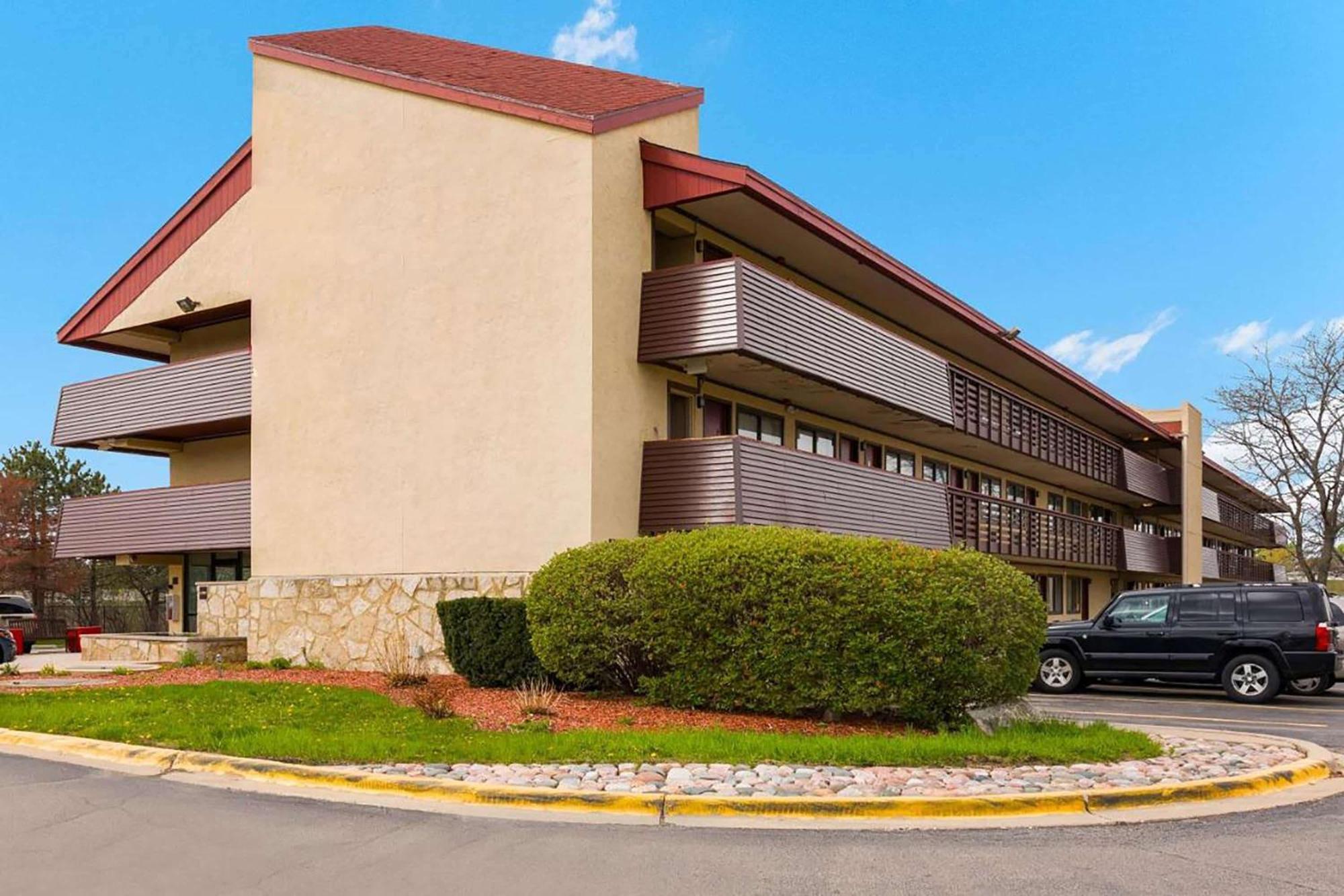 Super 8 By Wyndham Deerfield - Northbrook Hotel Luaran gambar